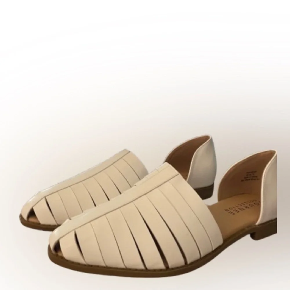 These are faux leather, white, size 10 women's Journee Collection sandal.​ - Picture 2 of 12